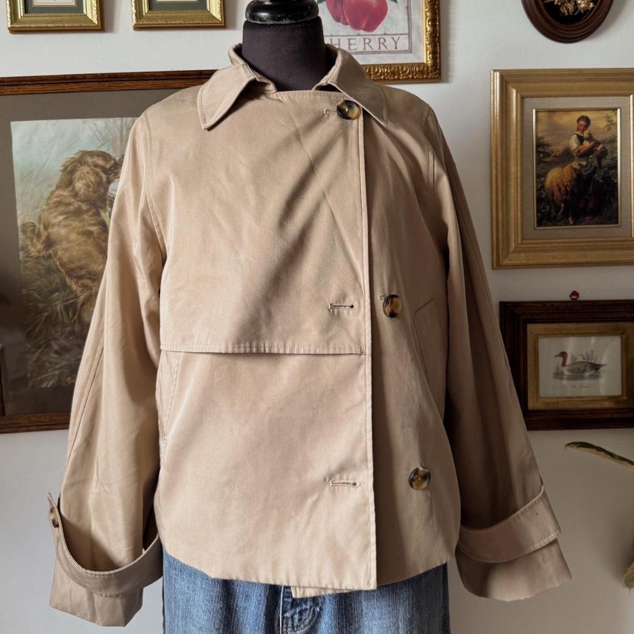 Tan cropped trench coat (M)