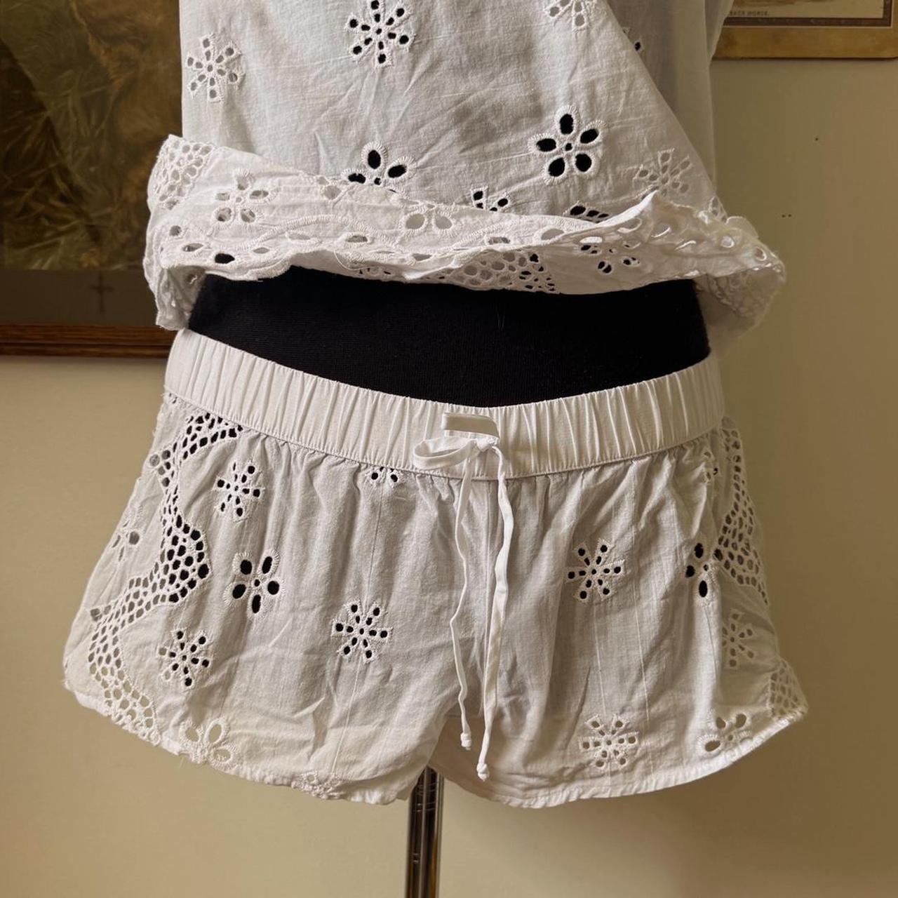 White cotton eyelet tank & shorts set (L)
