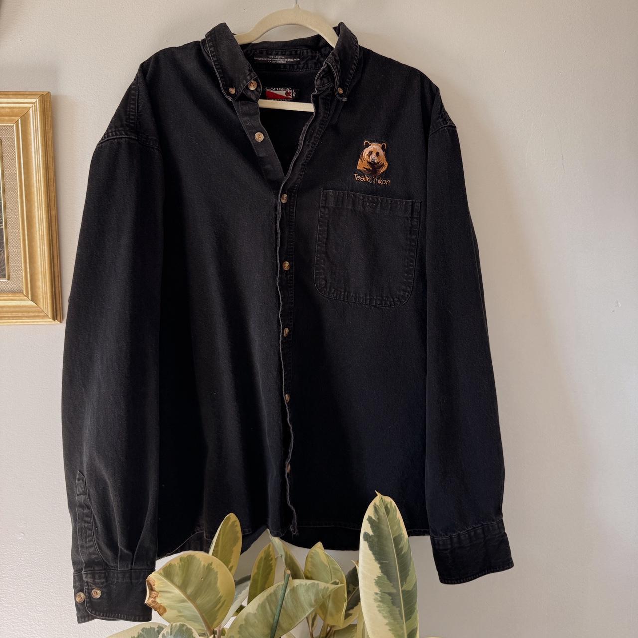 Black vintage 90s button-up shirt (L)