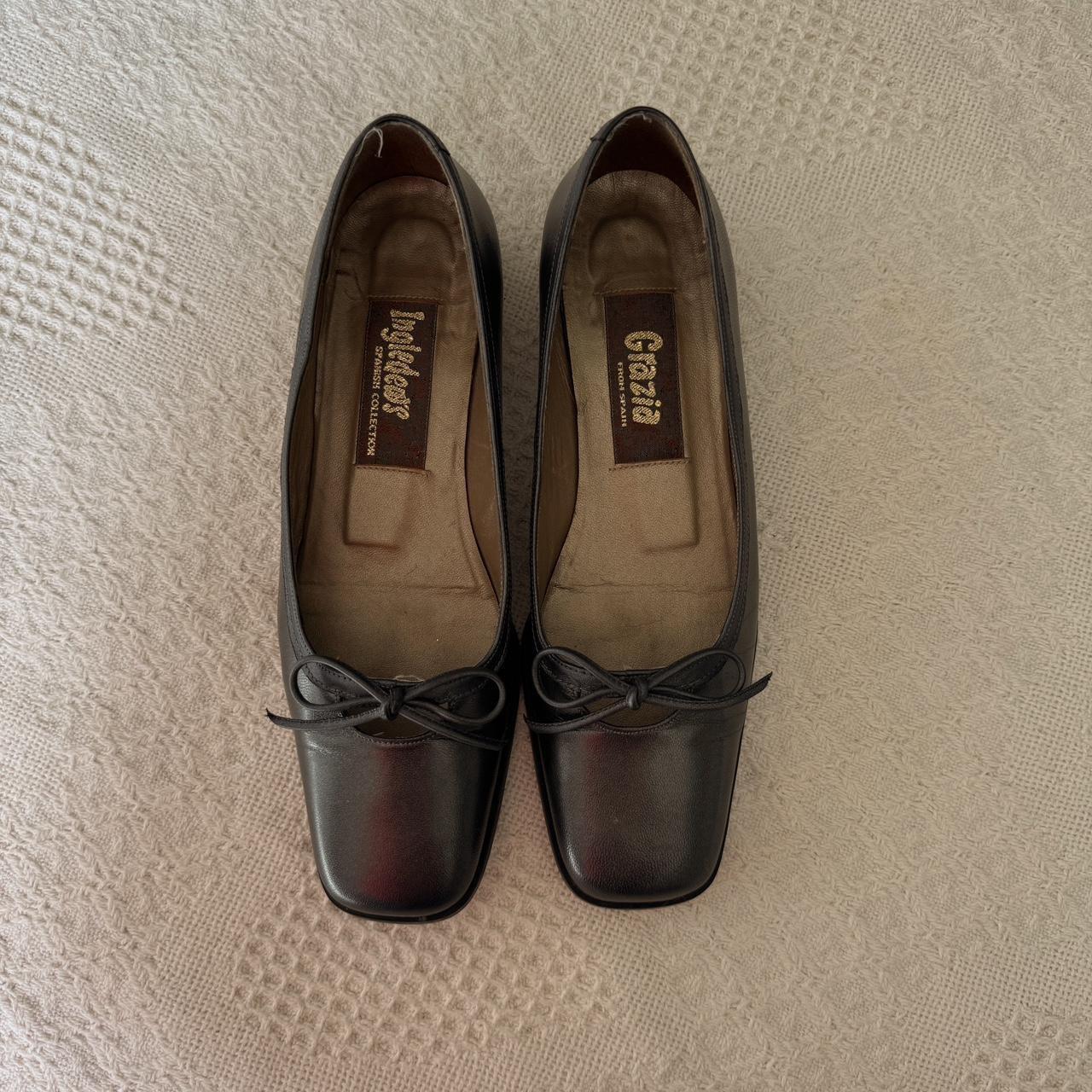 Dark silver flats (7)