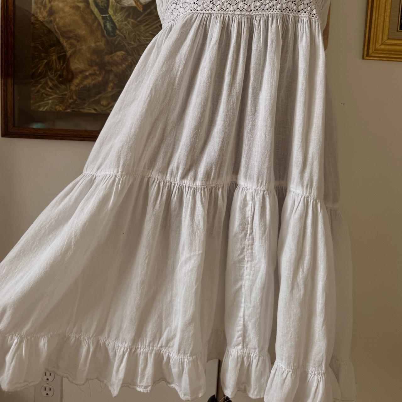 White ruffle halter dress (L)