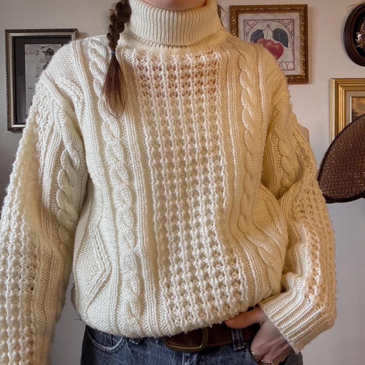 Cream cable knit turtleneck sweater (M)