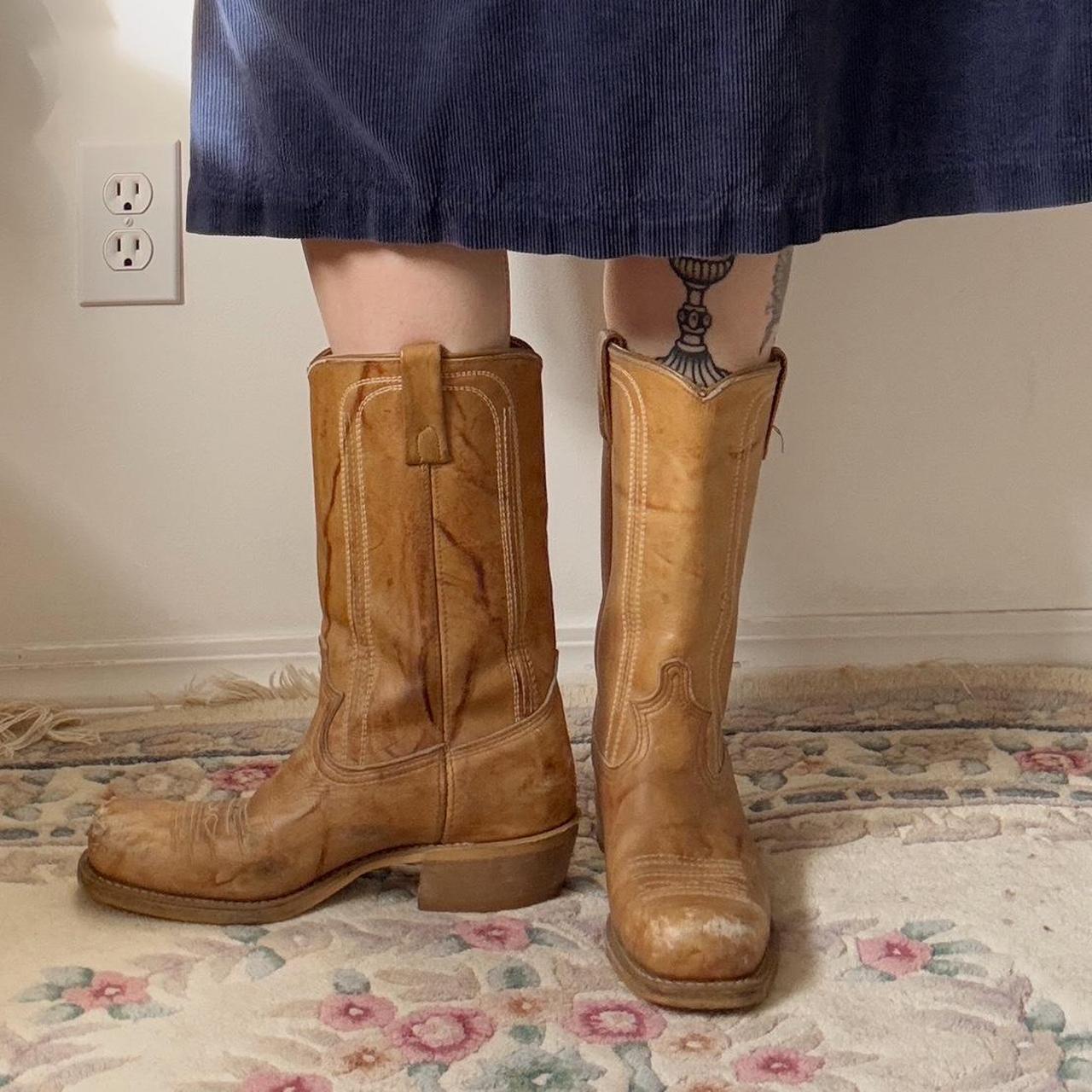Tan leather cowboy boots (9)