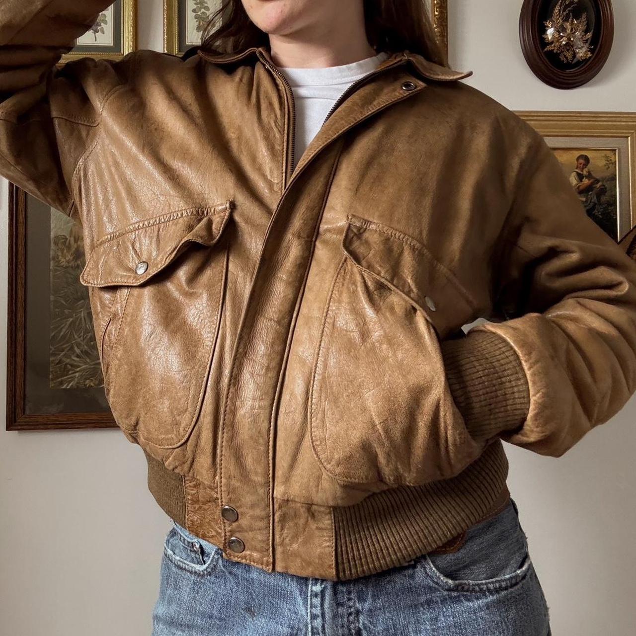 Brown leather bomber jacket (M)