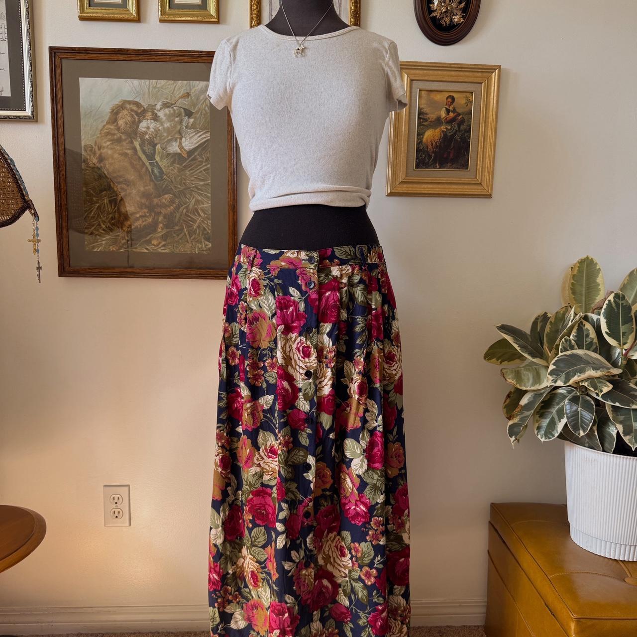 90s whimsigoth maxi skirt (M/L)
