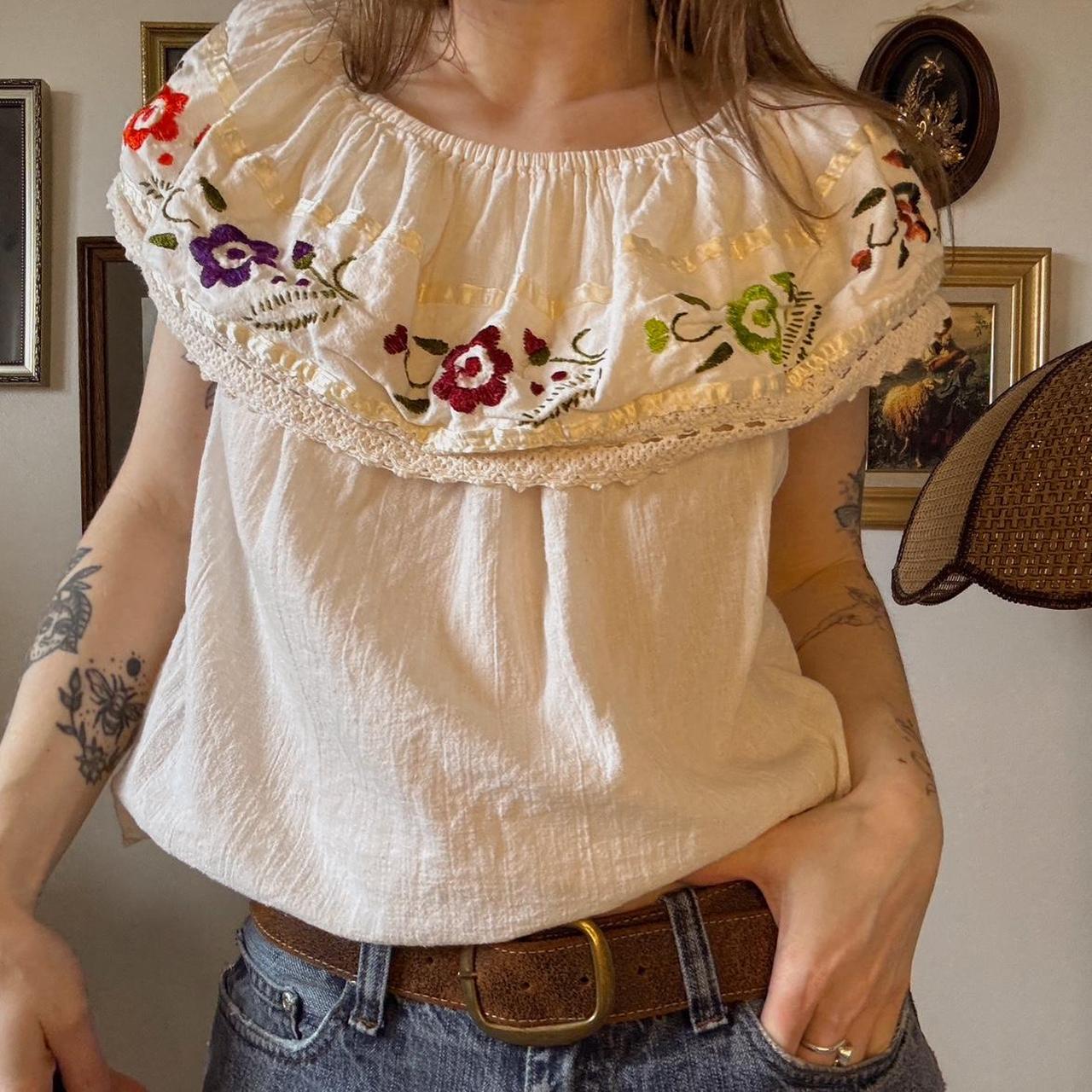 Whimsical ruffle summer top (L)