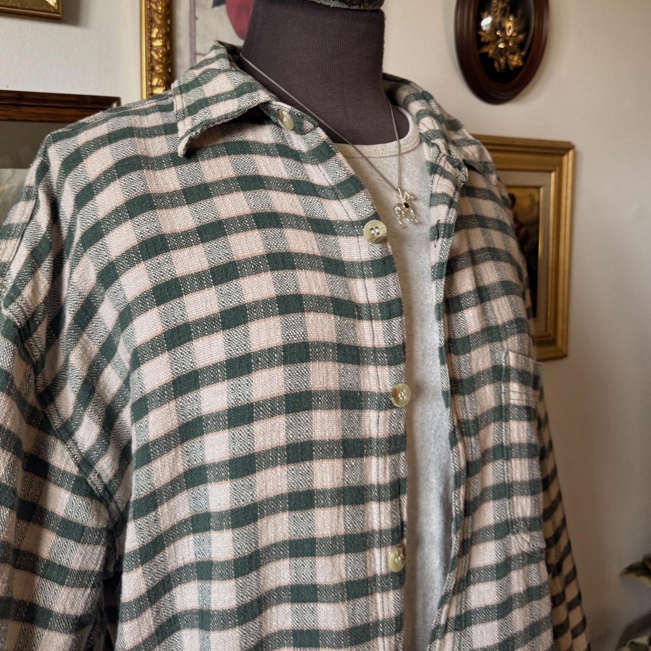 90s green flannel button up (XL)