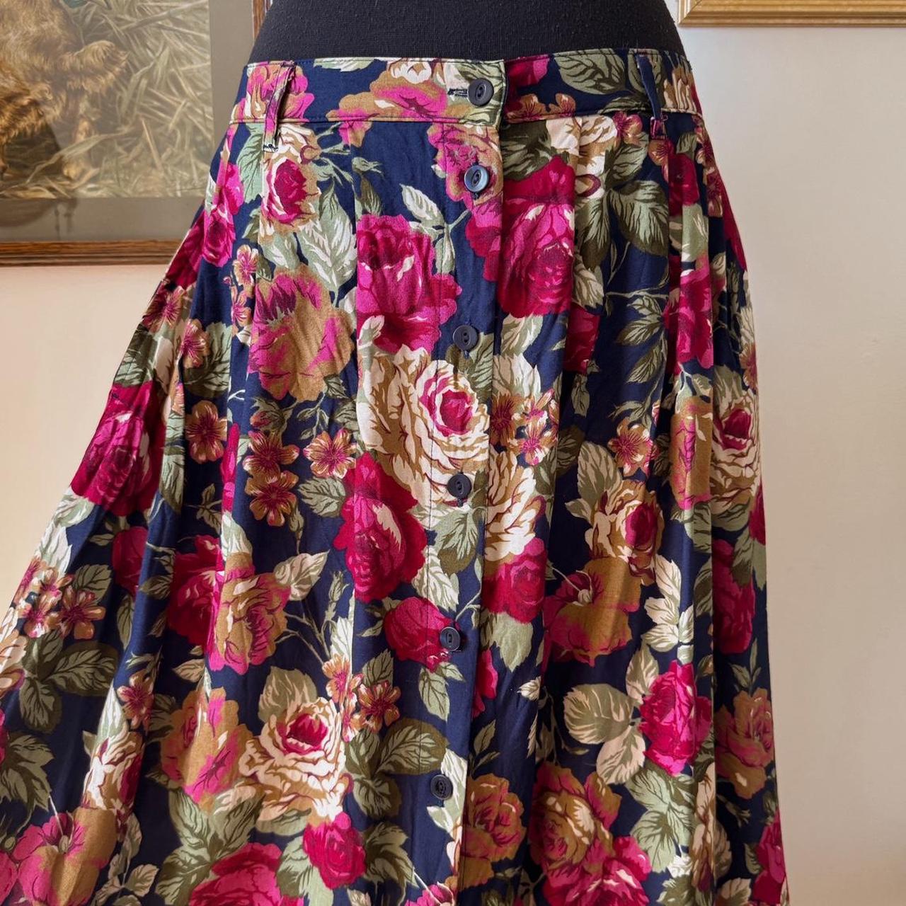 90s whimsigoth maxi skirt (M/L)