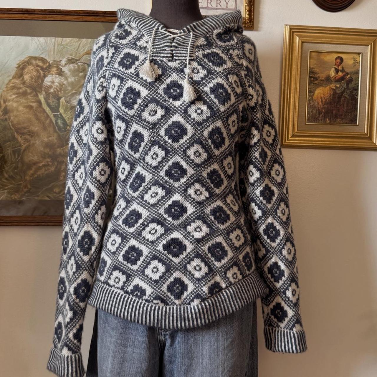Navy floral knit hooded sweater (S/M)