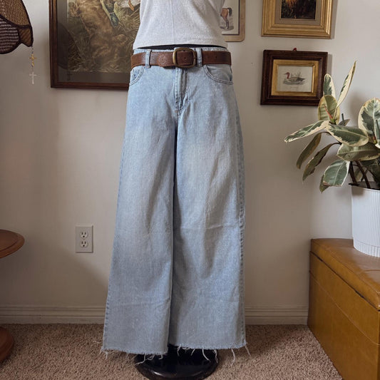 Baggy wide leg light wash jeans (32")