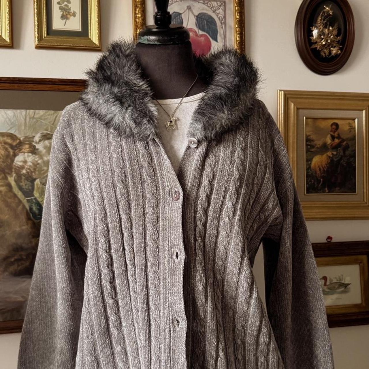 Grey knit faux fur cardigan (L)