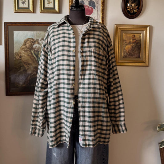 90s green flannel button up (XL)