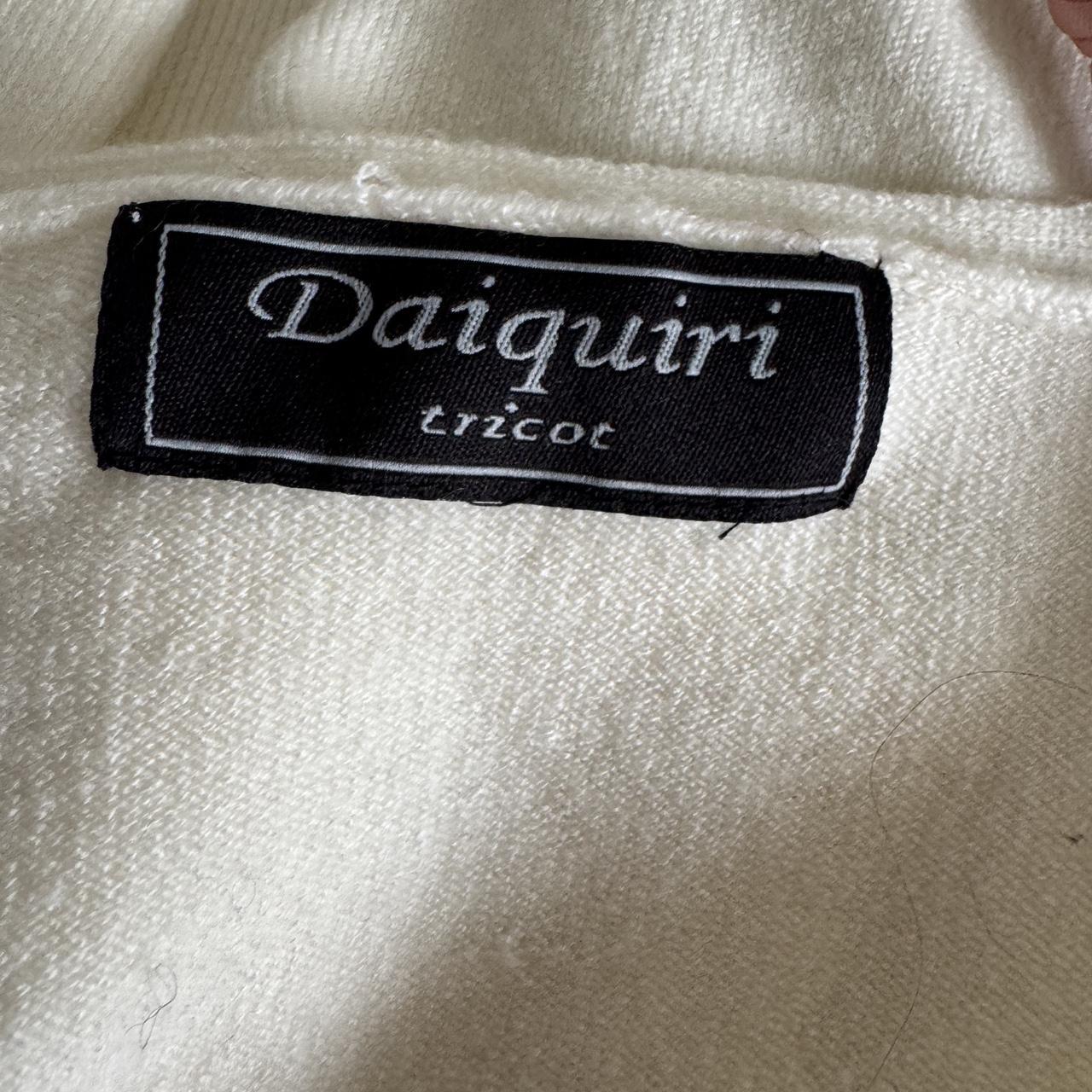 Cream v-neck knit sweater (M/L)