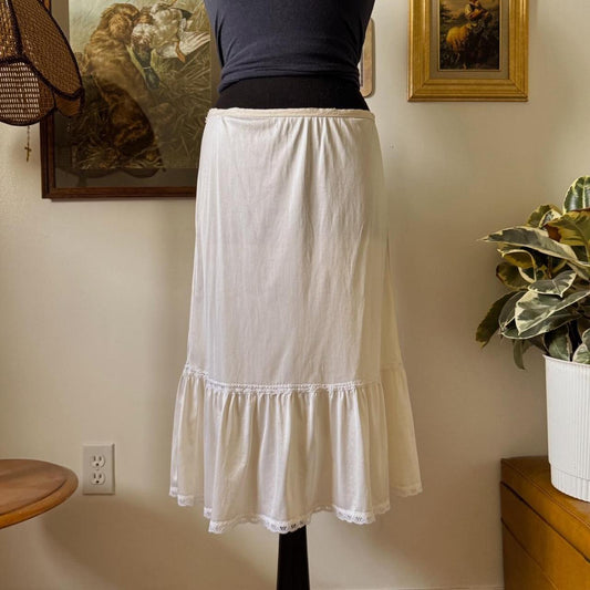 Cream ruffle slip skirt (M/L)