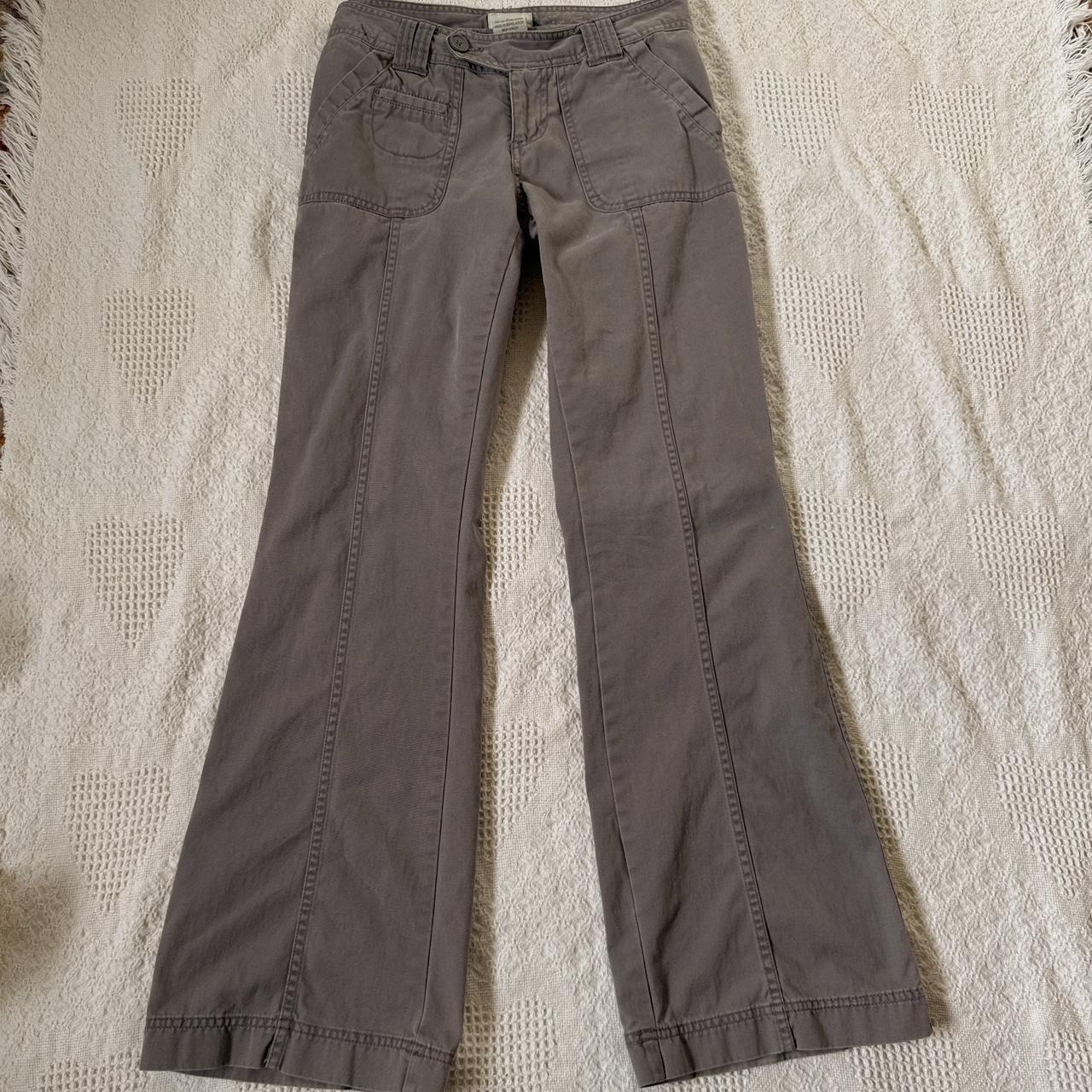 Grey low rise cargo pants (S)