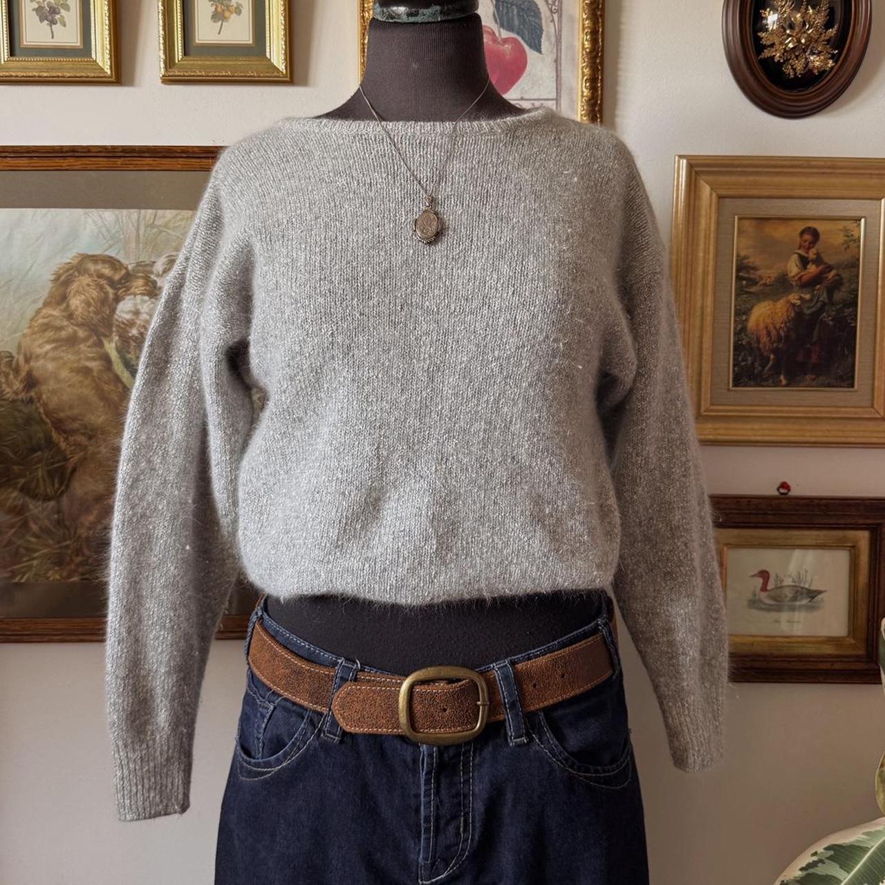 Soft grey knit sweater (S)