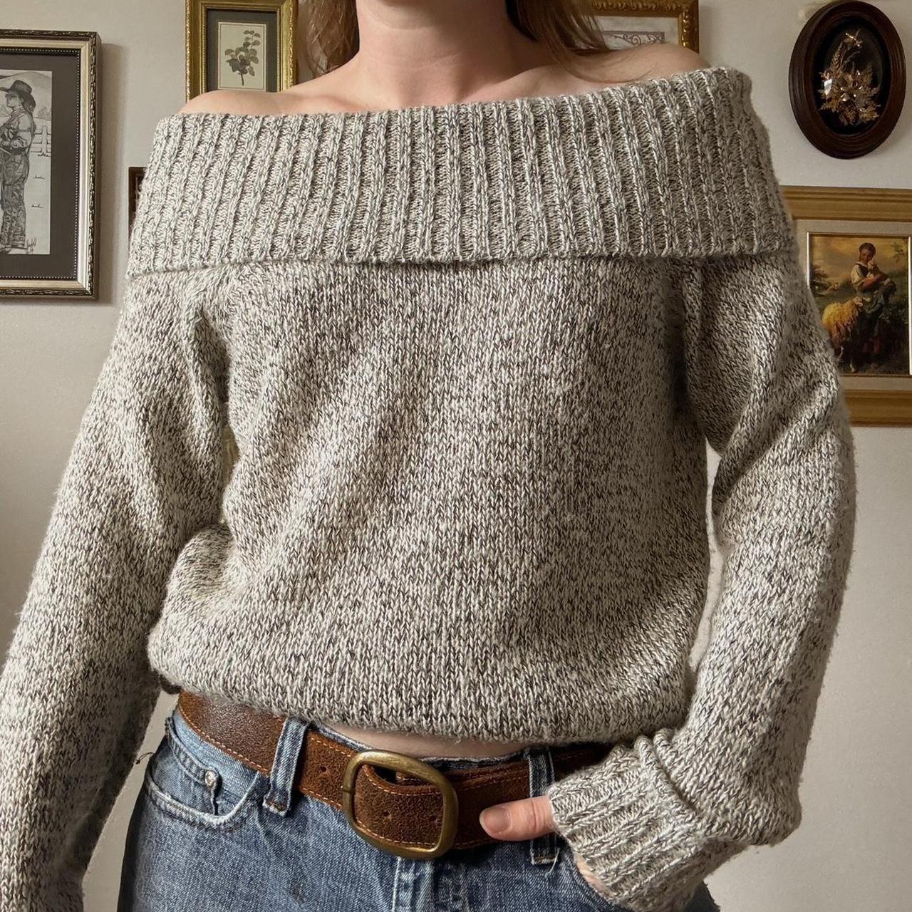 Off the shoulder sweater (M)