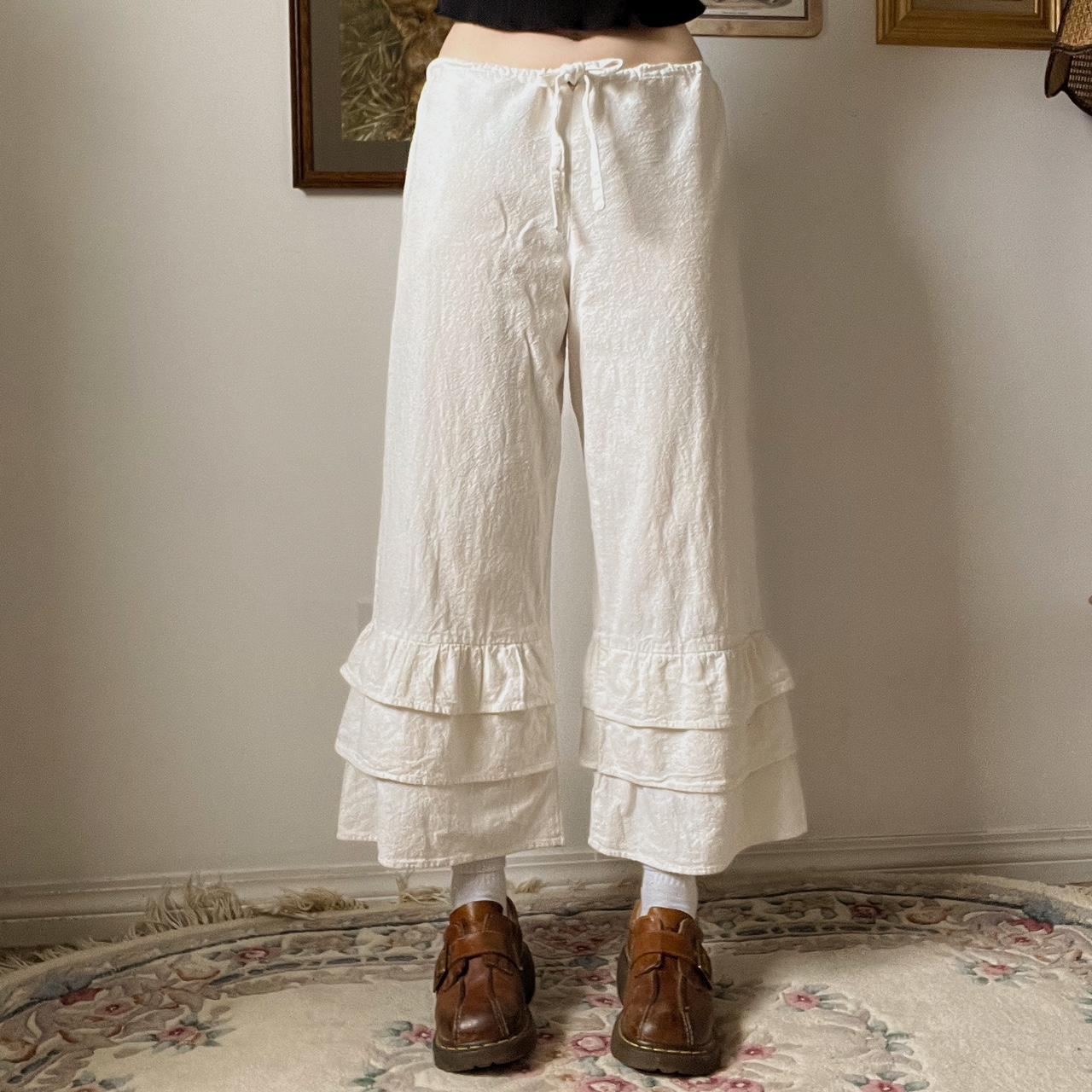 Cream ruffle bloomer pants (S)