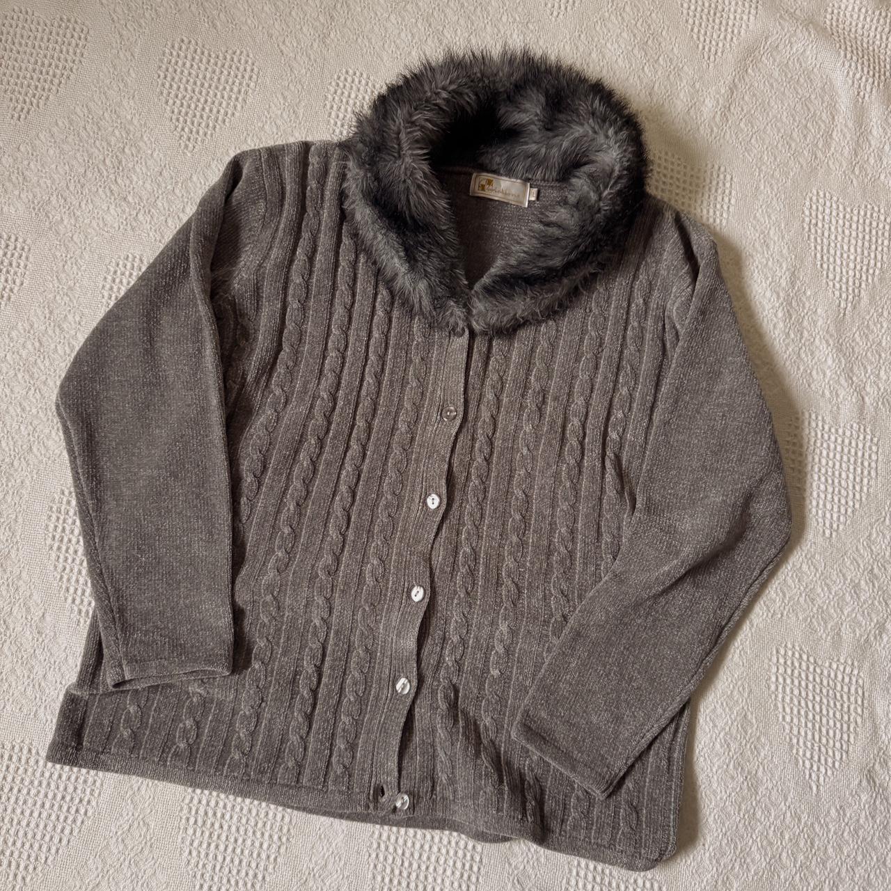 Grey knit faux fur cardigan (L)