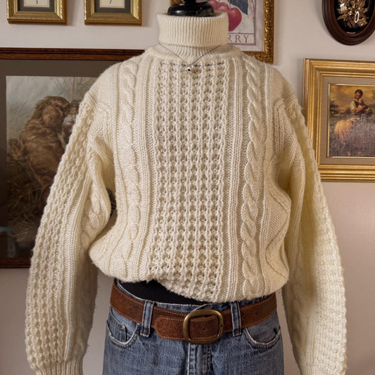 Cream cable knit turtleneck sweater (M)