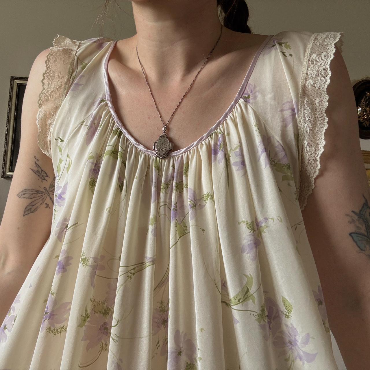 Cream lilac nightgown (M)