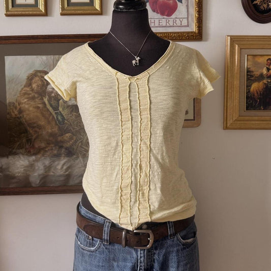 Butter yellow baby tee (L)