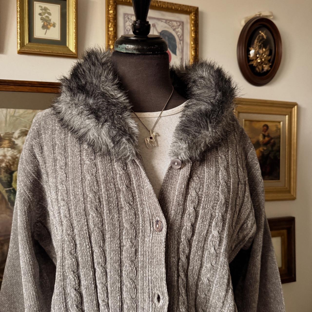 Grey knit faux fur cardigan (L)