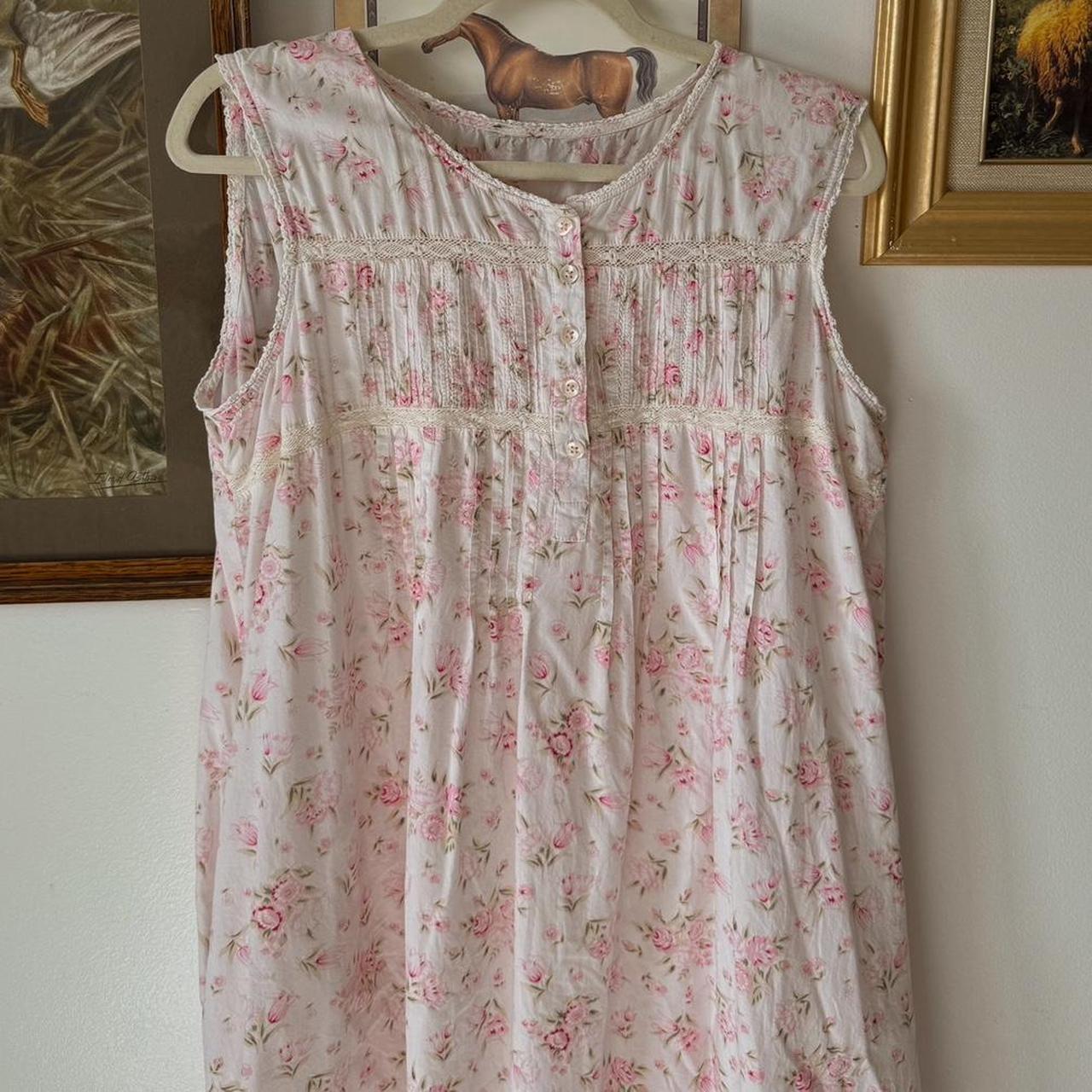 Pink floral nightgown (L)