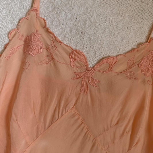 Peach bow embroidered slip dress (XS)