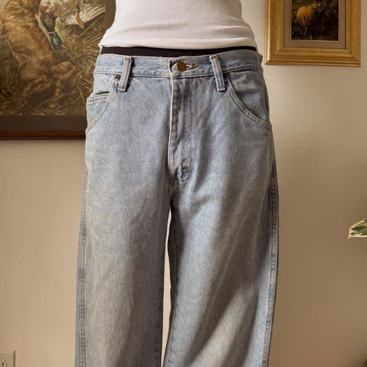 Baggy light wash wrangler jeans (33")
