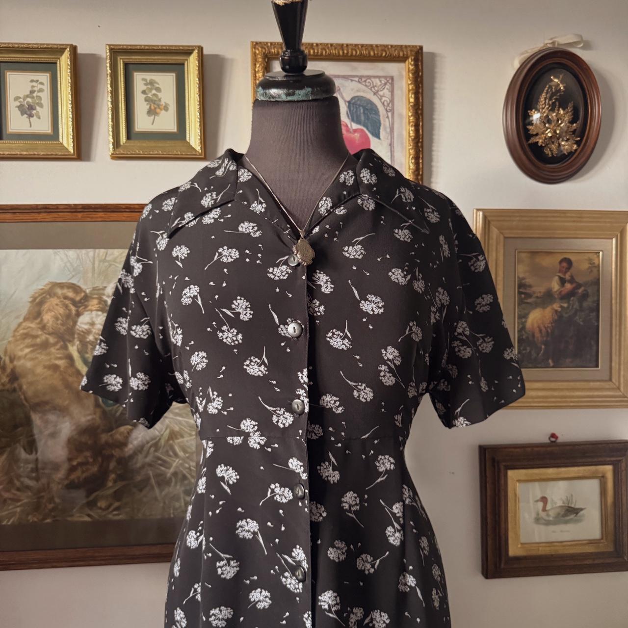 Black floral cottage maxi dress (L)