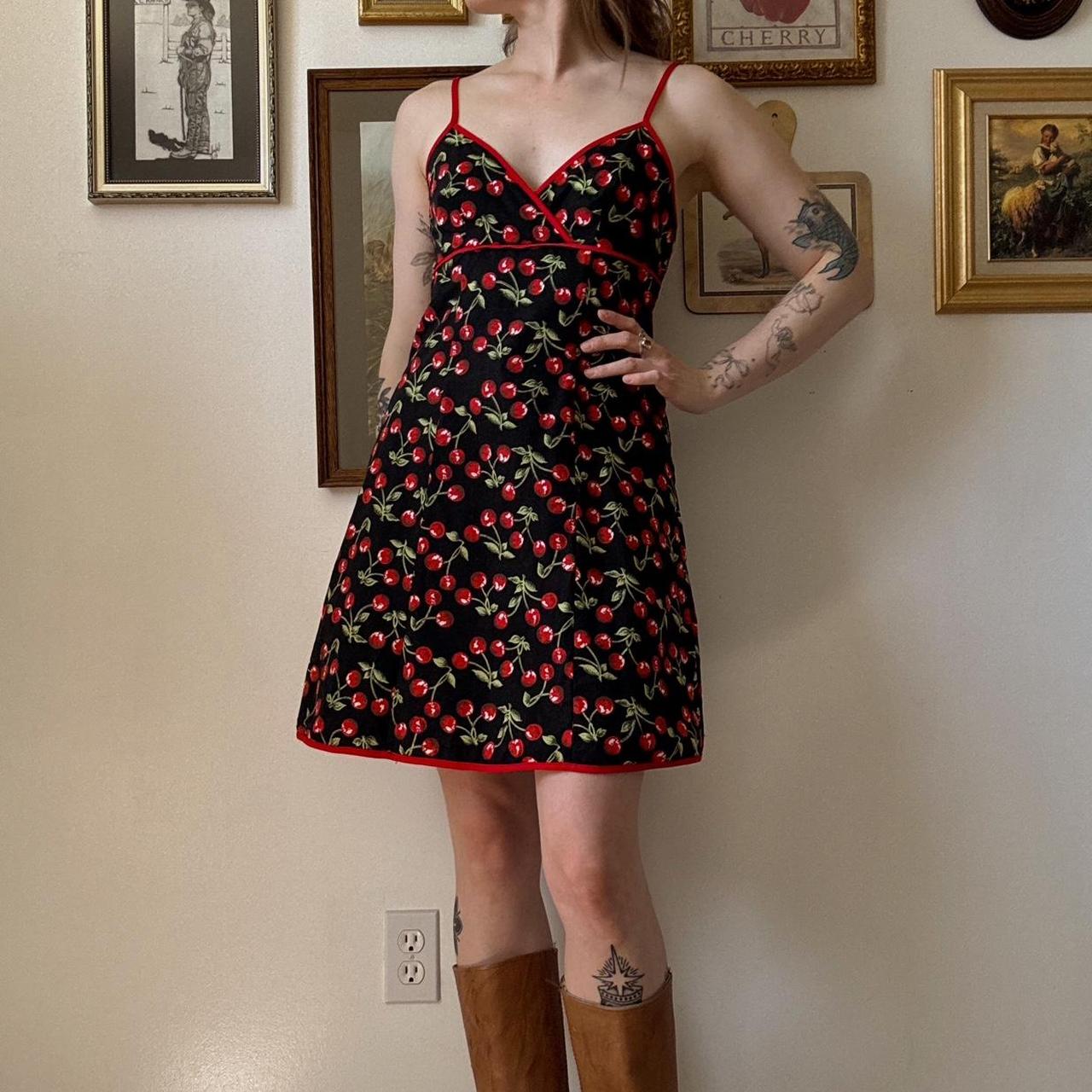 Cherry mini dress (M)