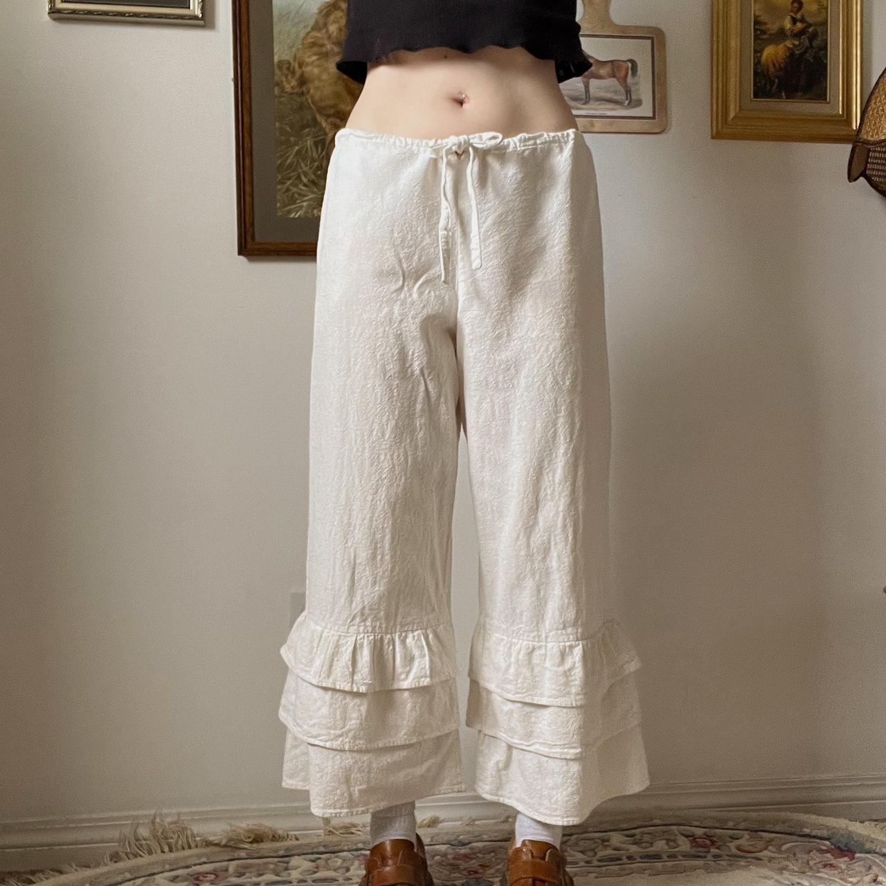 Cream ruffle bloomer pants (S)