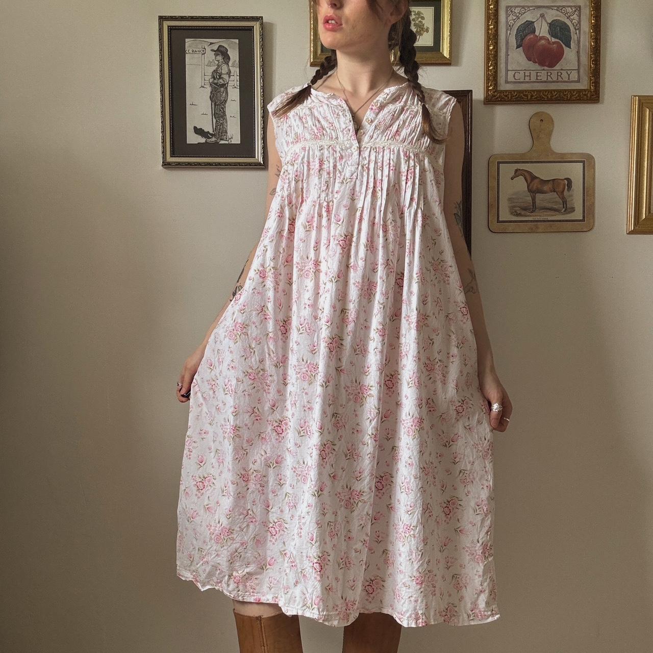 Pink floral nightgown (L)