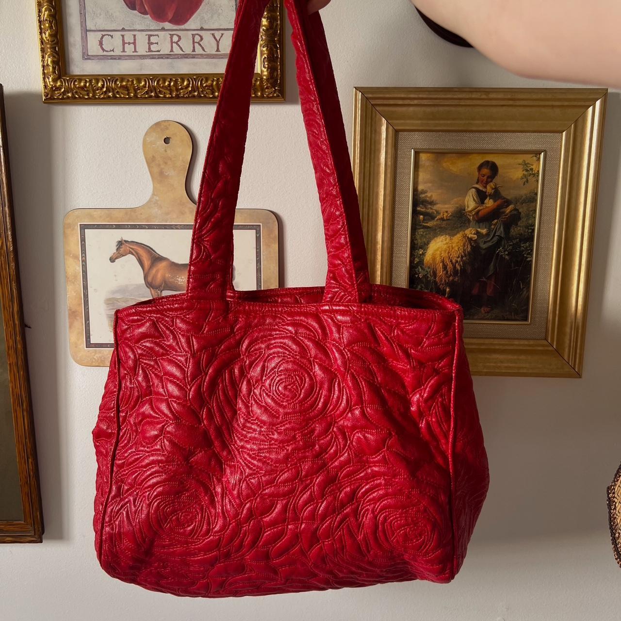 Red rose puff tote bag