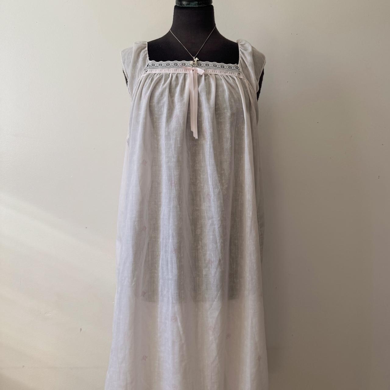 Soft pink cottage lace nightgown (L)