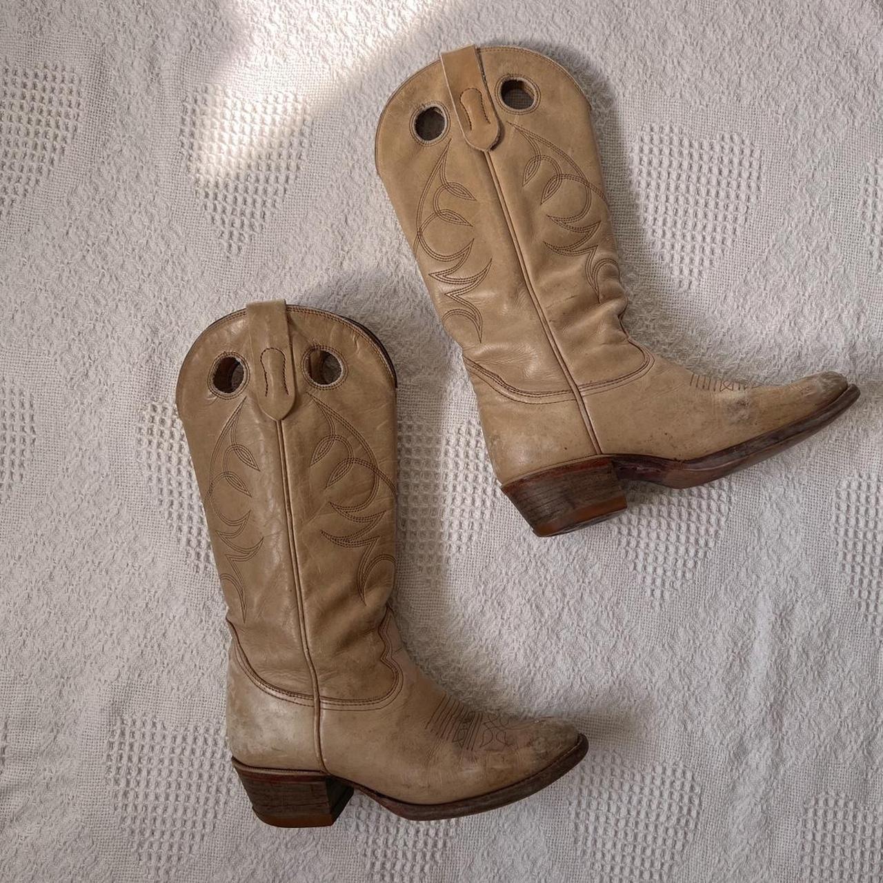 Tan leather cowboy boots (6/6.5)