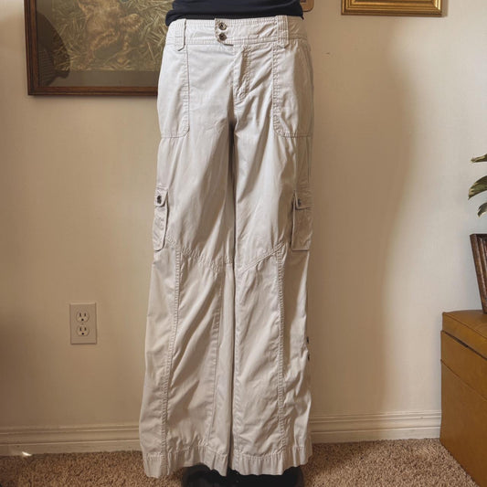 Cream wide leg cargo pants (M)