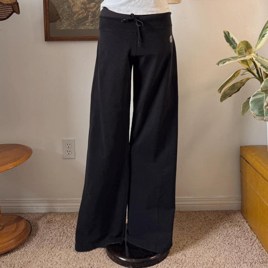 Y2K wide leg Lululemon sweatpants (M)
