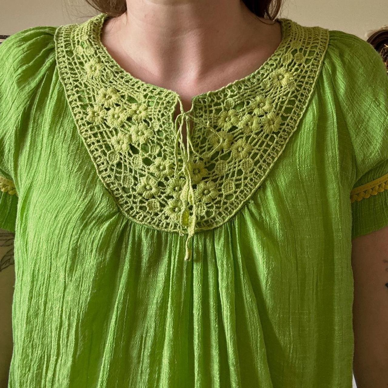 Bright green peasant top (S/M)