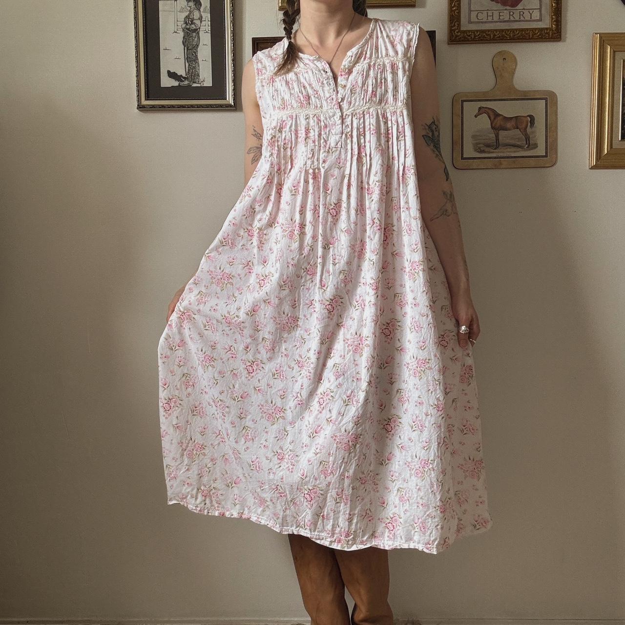 Pink floral nightgown (L)