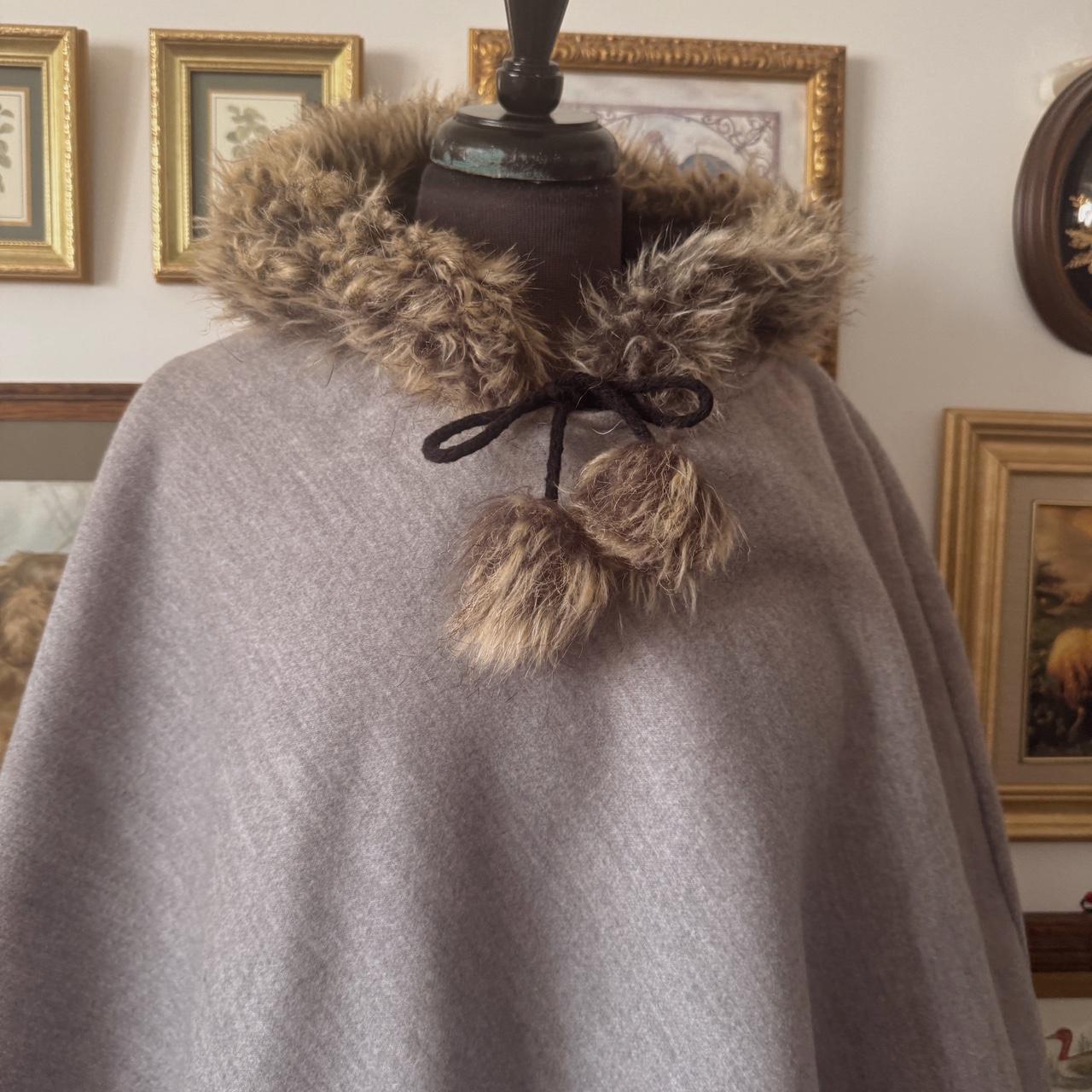 Fur trim vintage poncho (OS)