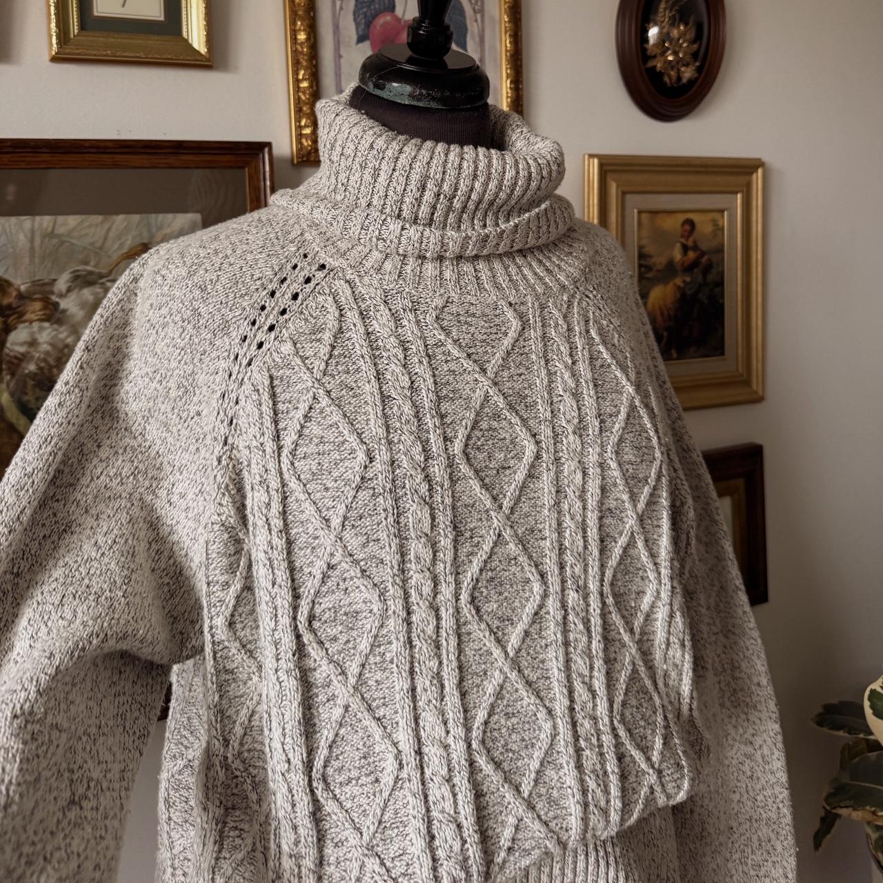 Grey cable knit cotton sweater (L)