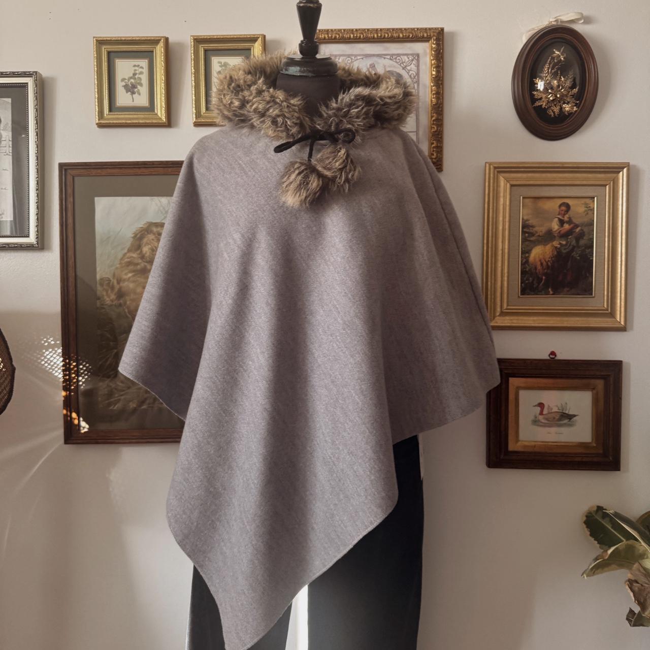 Fur trim vintage poncho (OS)