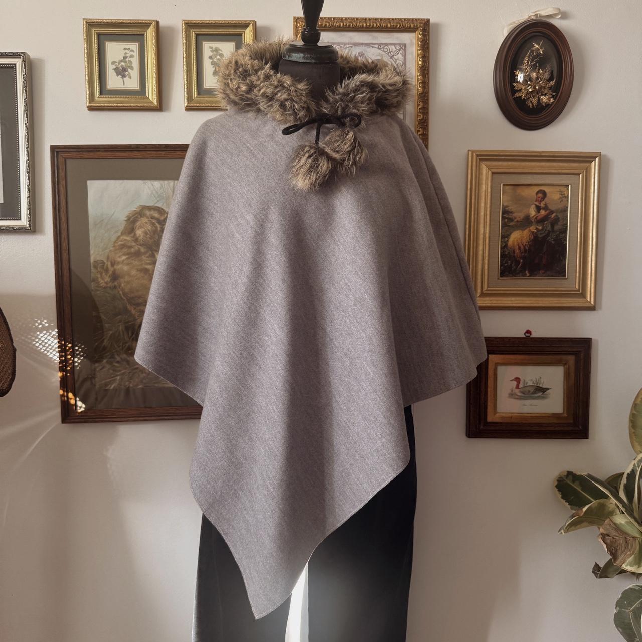 Fur trim vintage poncho (OS)