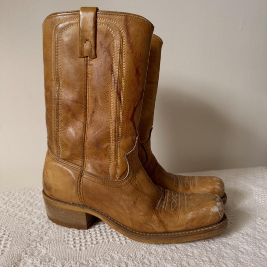 Tan leather cowboy boots (9)