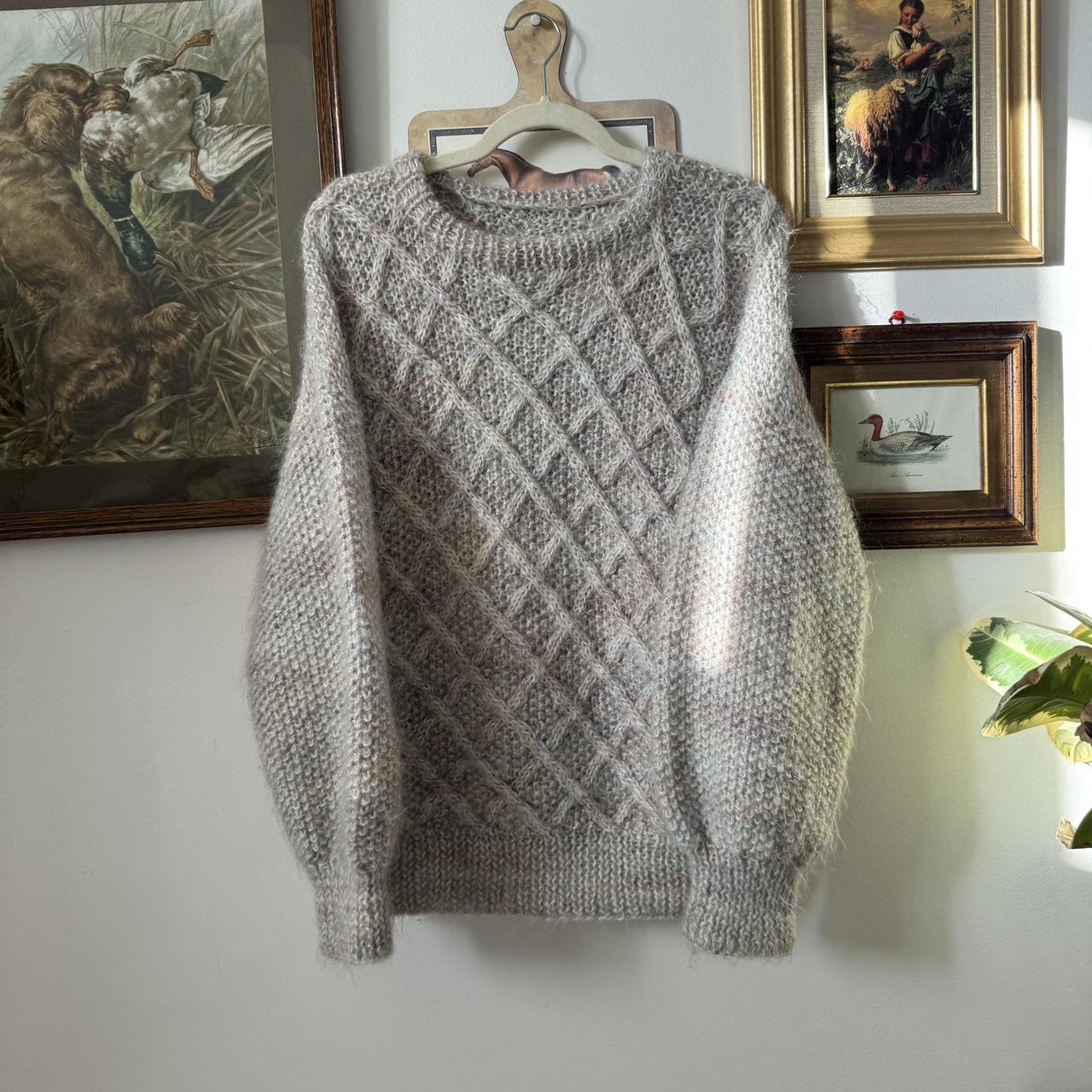 Light grey hand knit vintage sweater (M/L)