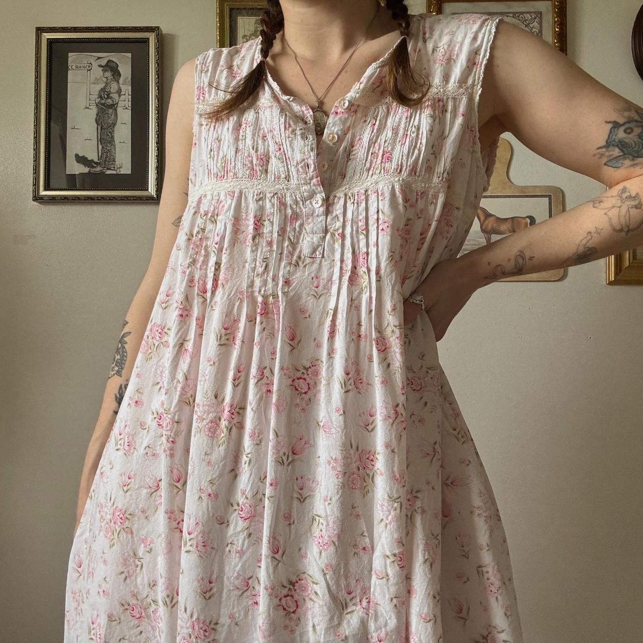 Pink floral nightgown (L)