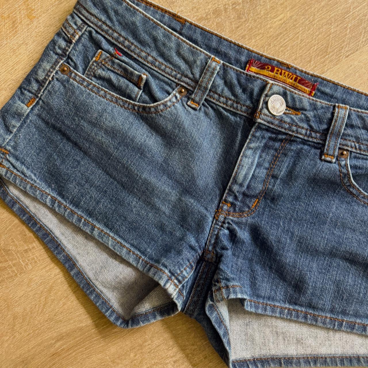 Y2k low rise jean shorts (S/M)
