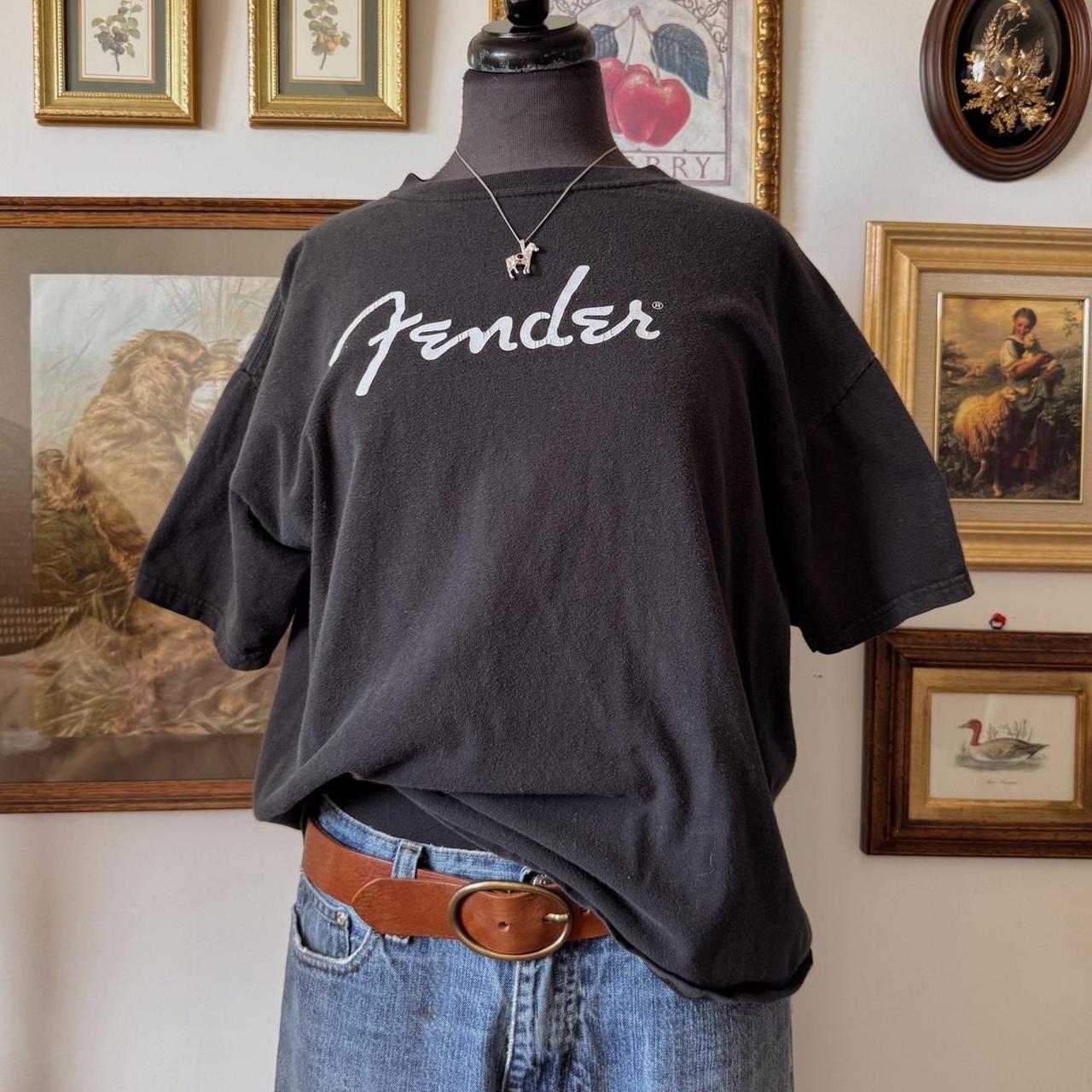 Oversized slouchy 90s fender tee (L)